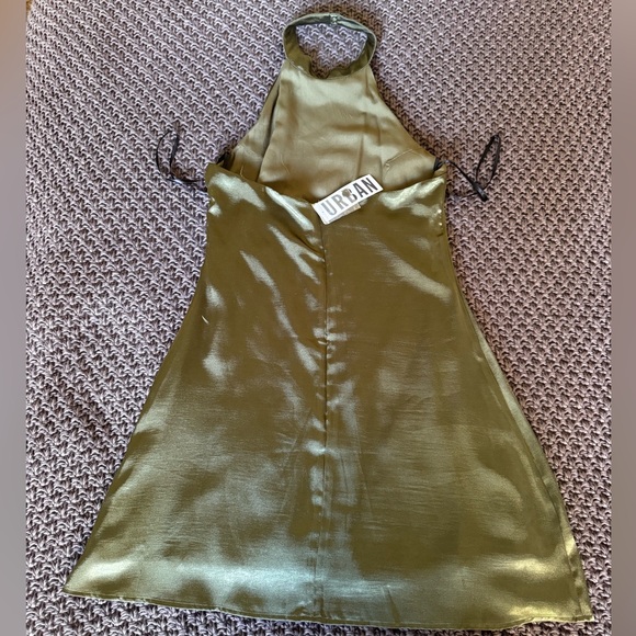 Satin olive green mini dress - Picture 3 of 5